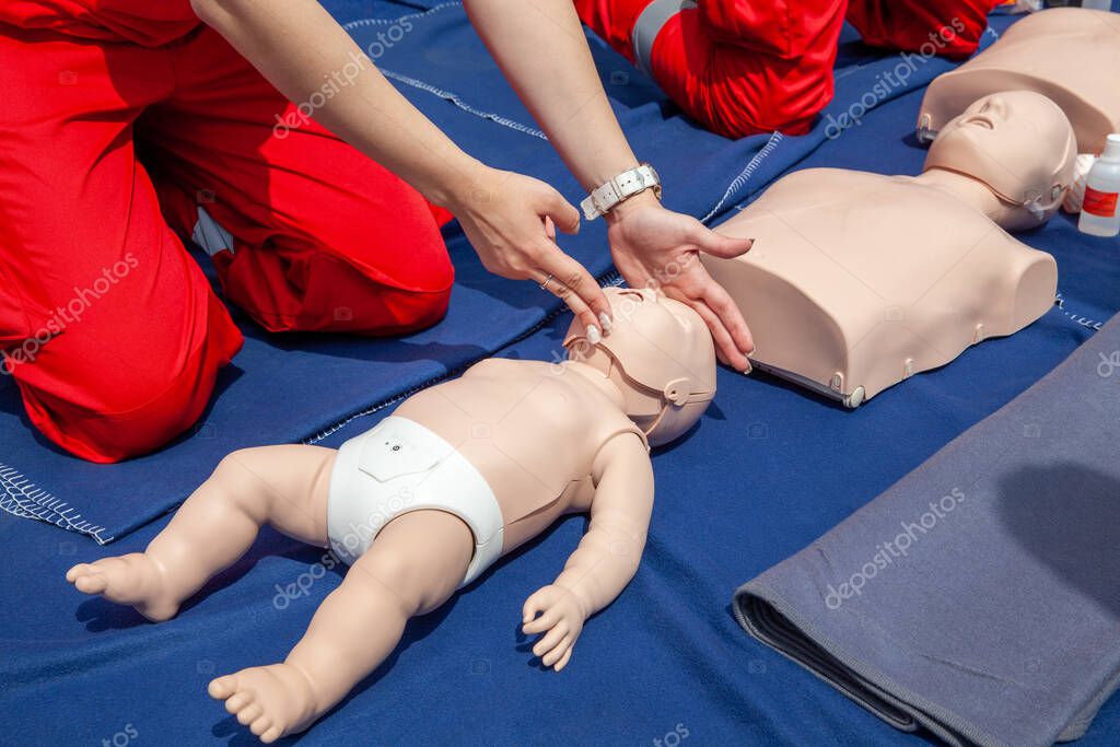 BLS/ALS Training mit Übungspuppe